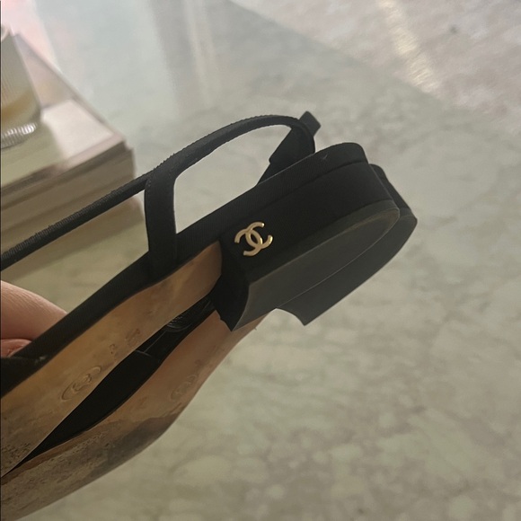 CHANEL Black and Gold Slingback Flats - Picture 6 of 7